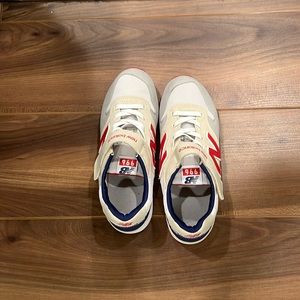 New balance shoes